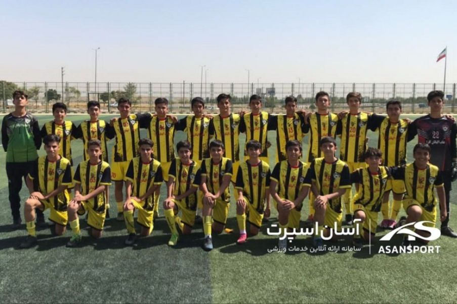 تصویر مدرسه فوتبال عقاب اکباتان کارا تهران