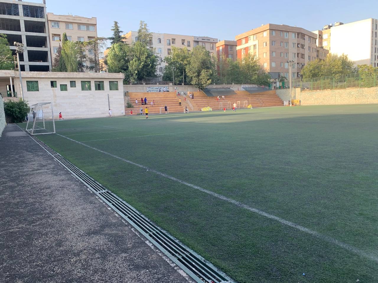 تصویر زمین چمن مصنوعی شهدای مبارک آباد تهران
