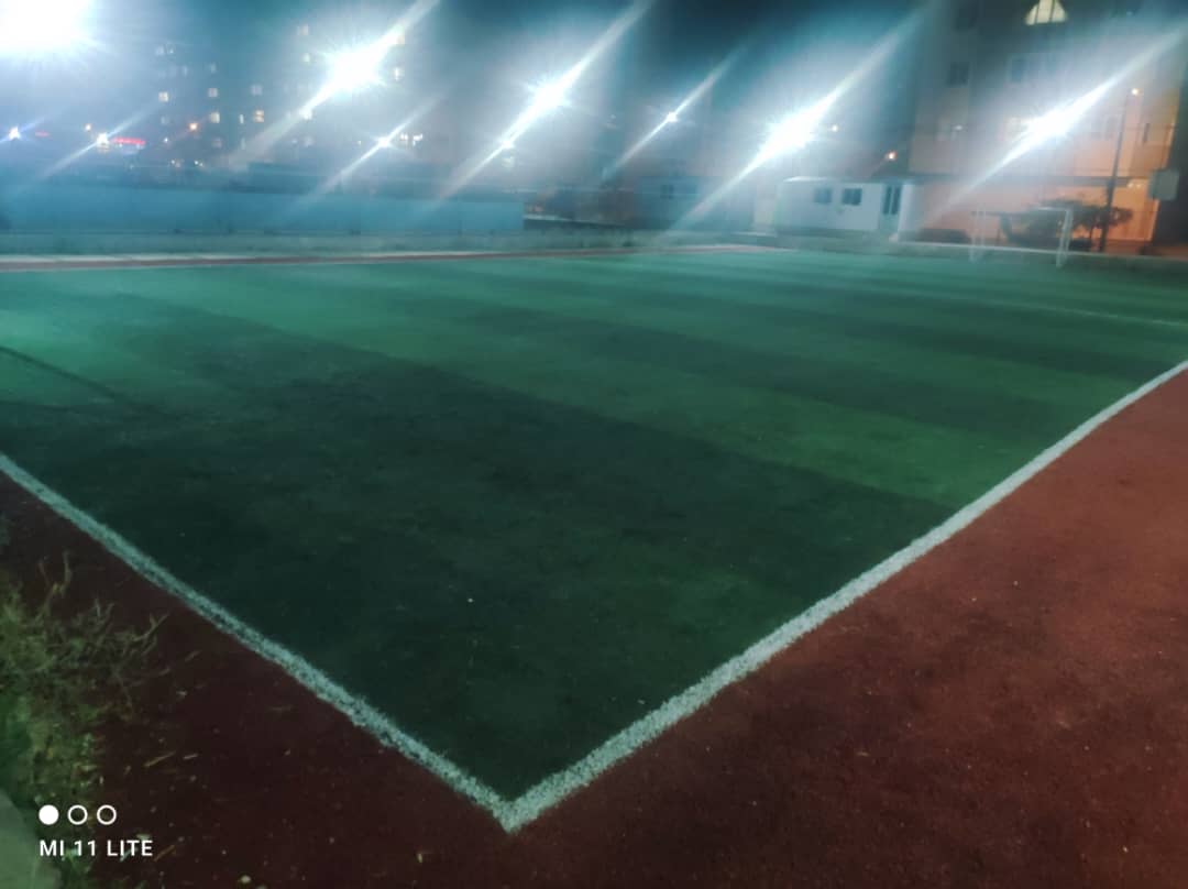 تصویر زمین چمن مصنوعی پرهام شیراز