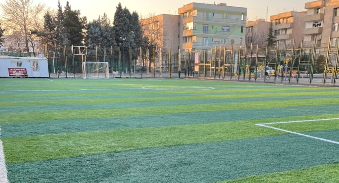 تصویر زمین چمن مصنوعی سرخپوشان تهران