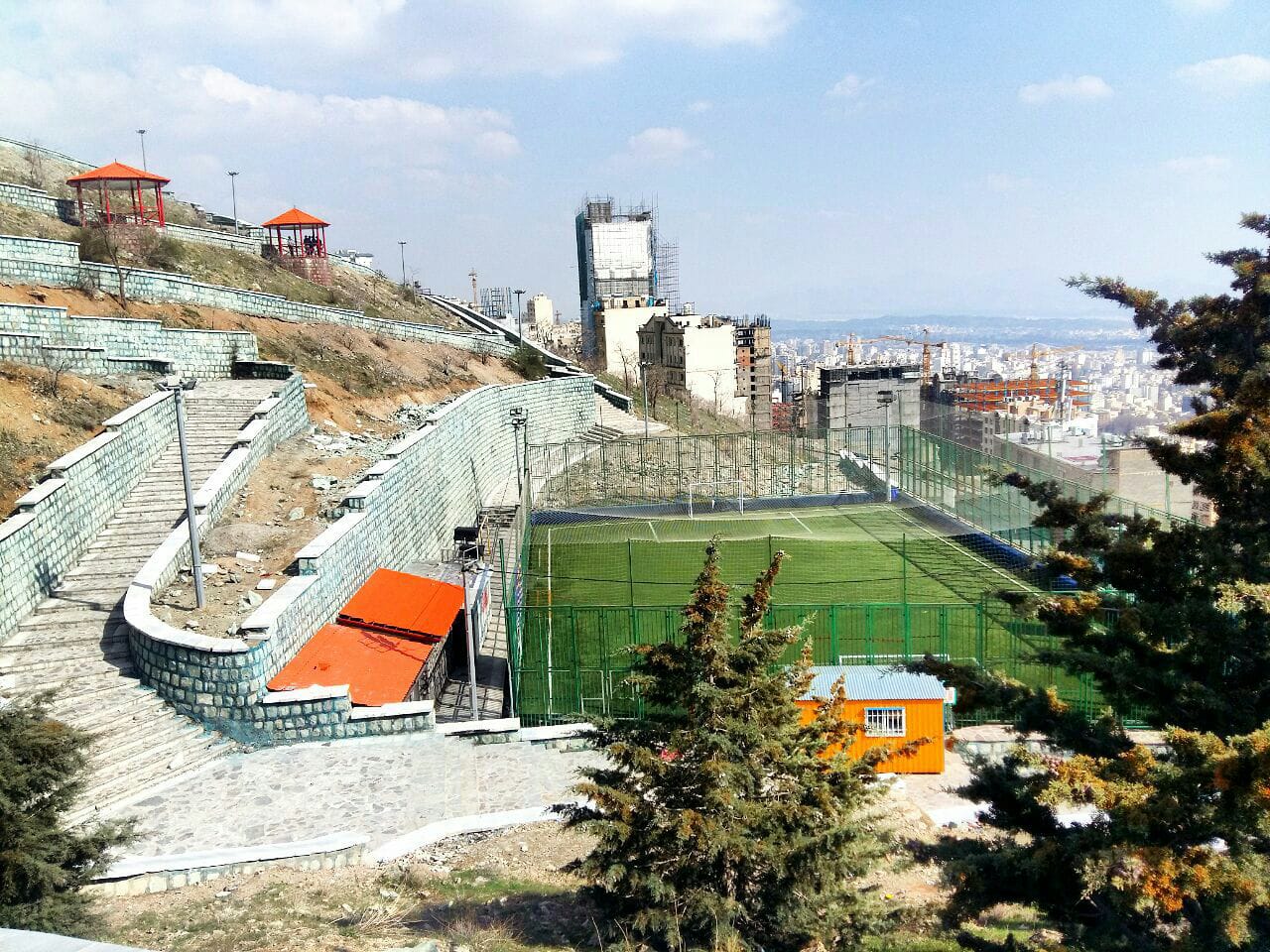 تصویر زمین چمن مصنوعی گلابدره تهران