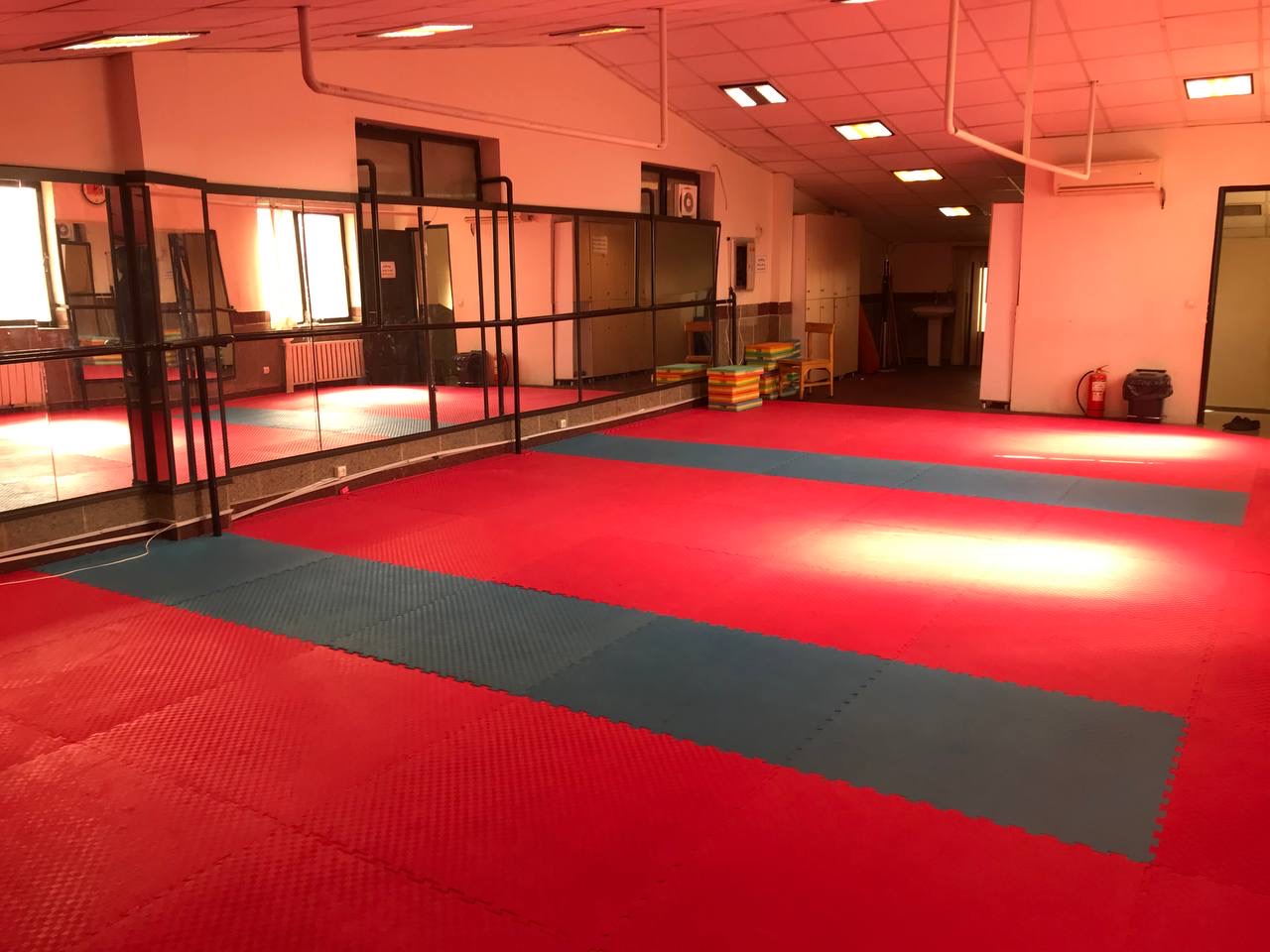 تصویر سالن رزمی شهدای نیاوران تهران