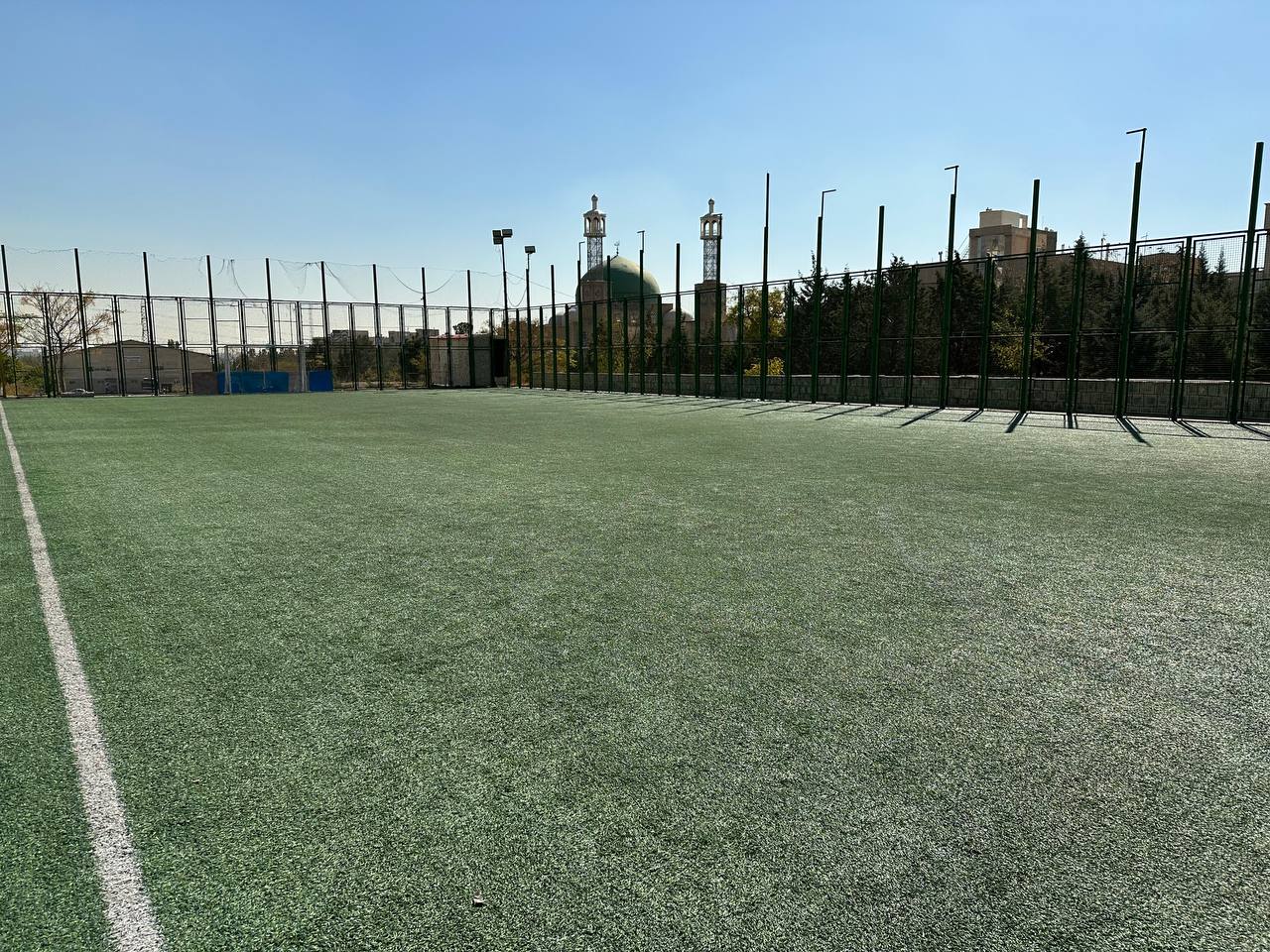 تصویر چمن مصنوعی لاله (شهرک راه آهن) تهران