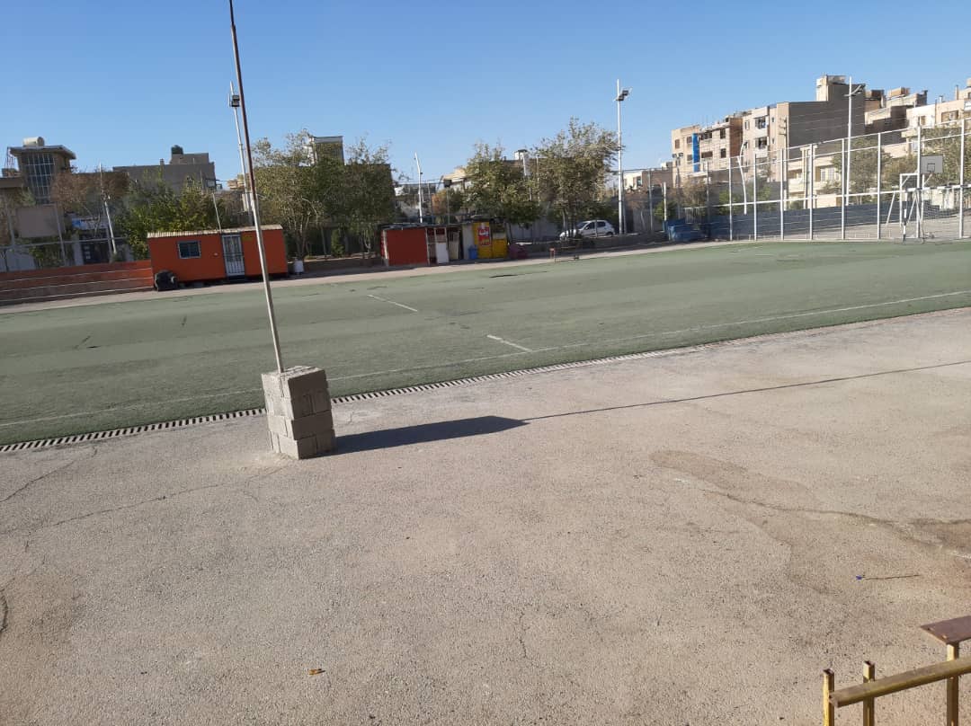 تصویر زمین چمن مصنوعی بوستان حجاب شیراز