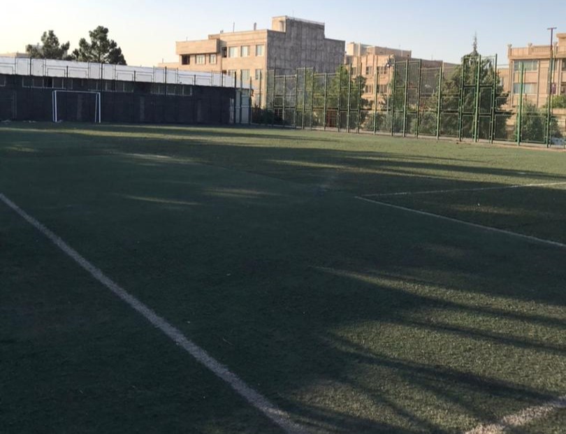 تصویر زمین چمن مصنوعی ویلا شهر قدیمی تهران