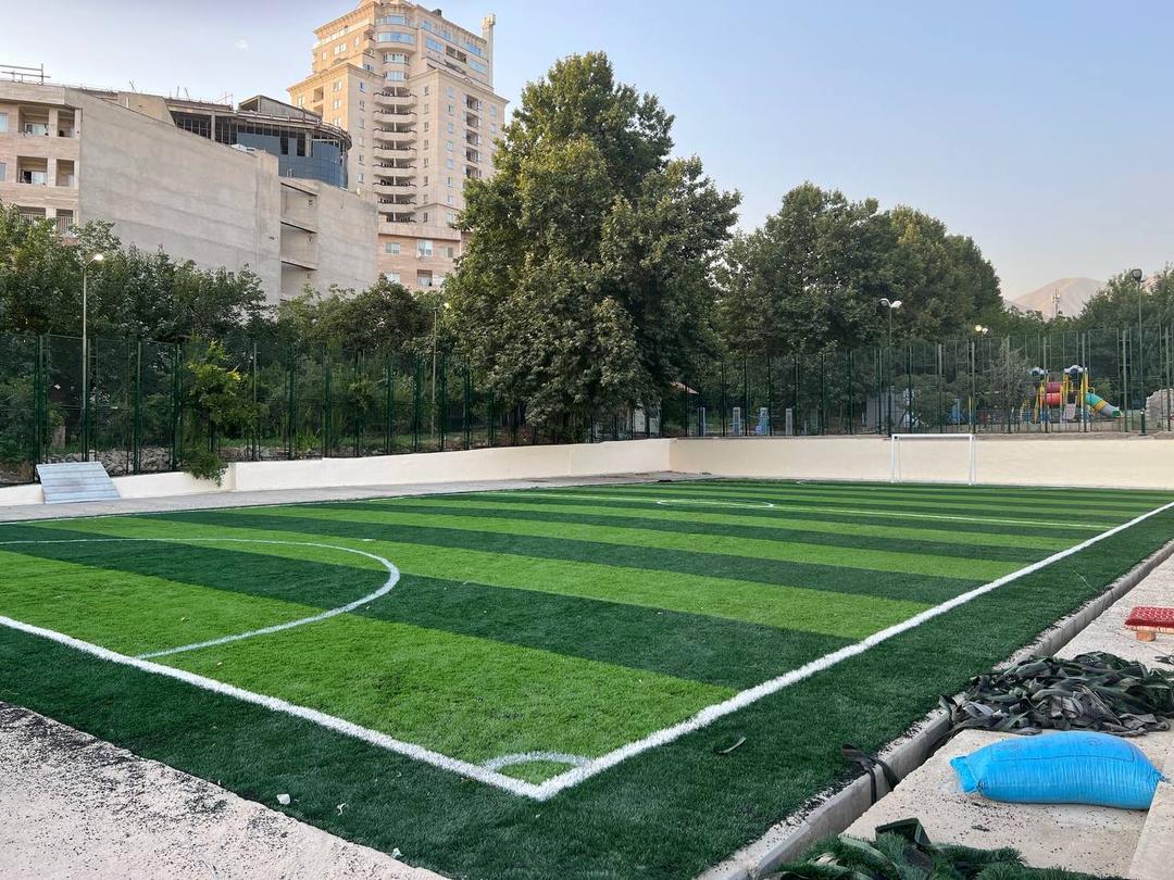 تصویر چمن مصنوعی مجتمع توریستی کن تهران