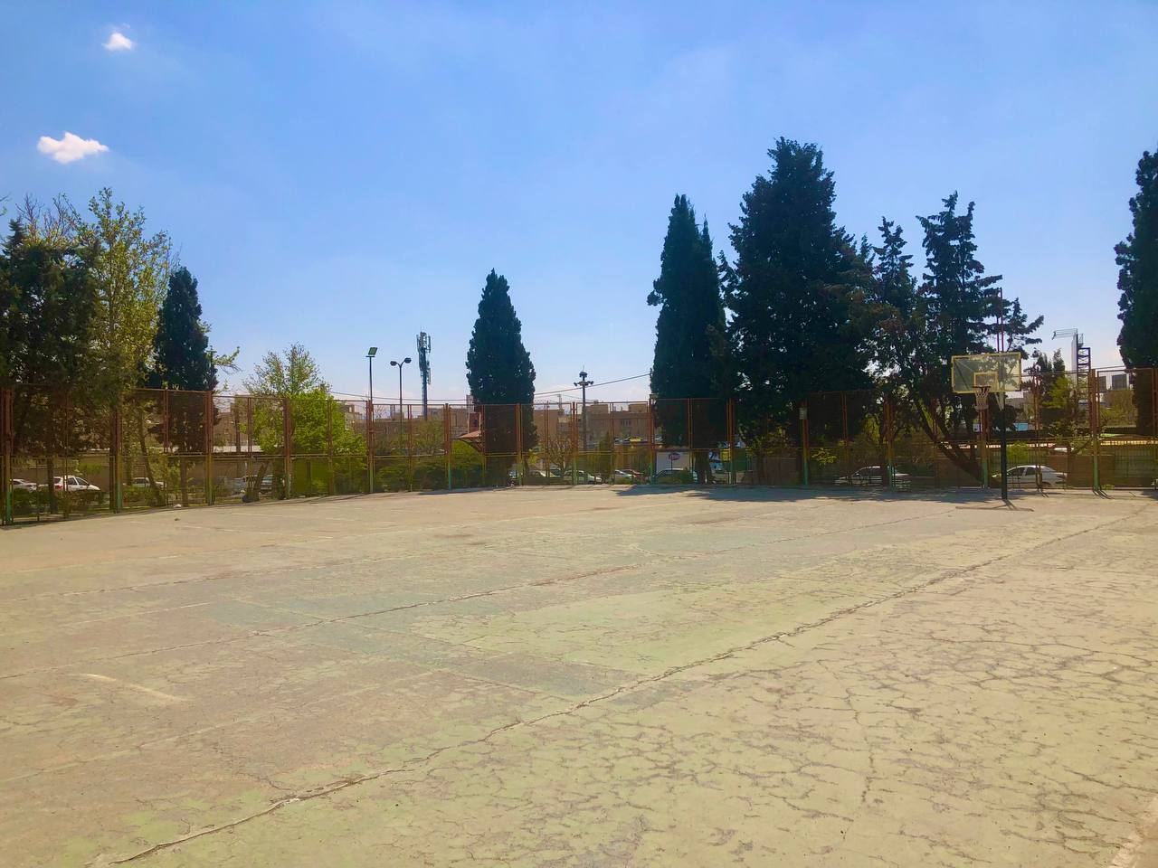 تصویر زمین روباز ورزشی بوستان مریم تهران