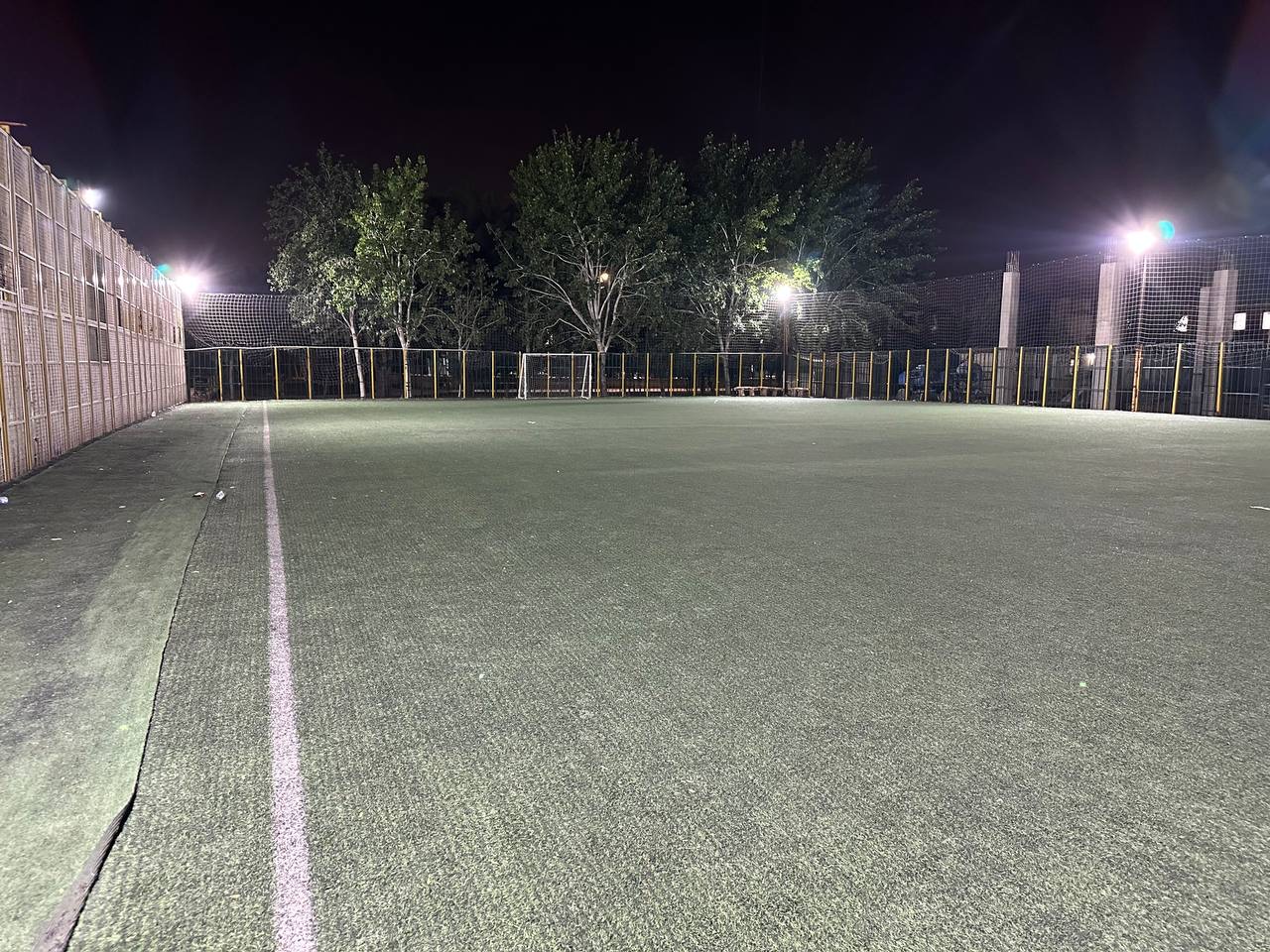 تصویر زمین چمن مصنوعی بهمن تهران