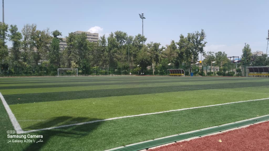 تصویر چمن مصنوعی راه آهن اکباتان تهران
