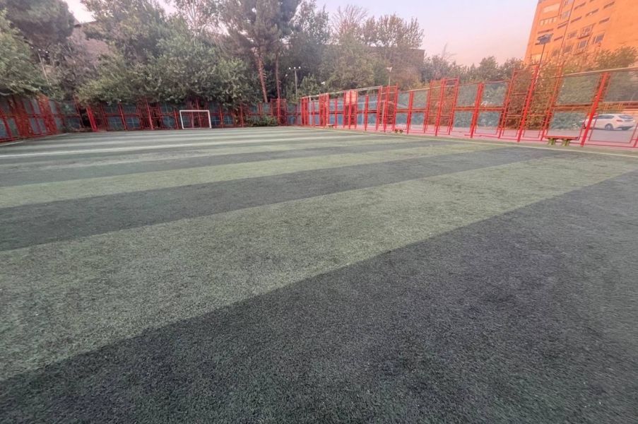 تصویر چمن مصنوعی کانون شهید مطهری تهران