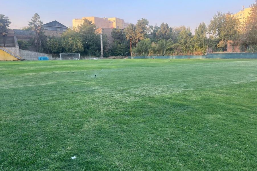 تصویر چمن طبیعی کانون شهید مطهری تهران