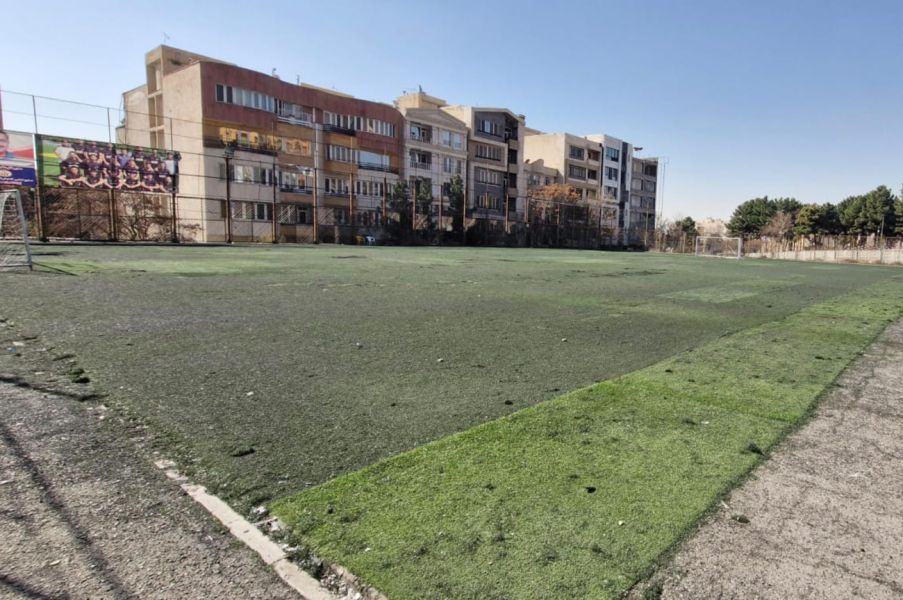 تصویر چمن مصنوعی بزرگ شهیدان چپردار عظیمیه کرج
