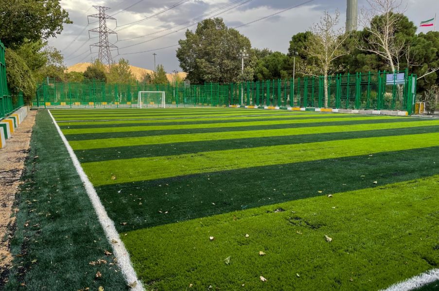 تصویر چمن مصنوعی بوستان پیروزی( شهدای حافظیه) تهران