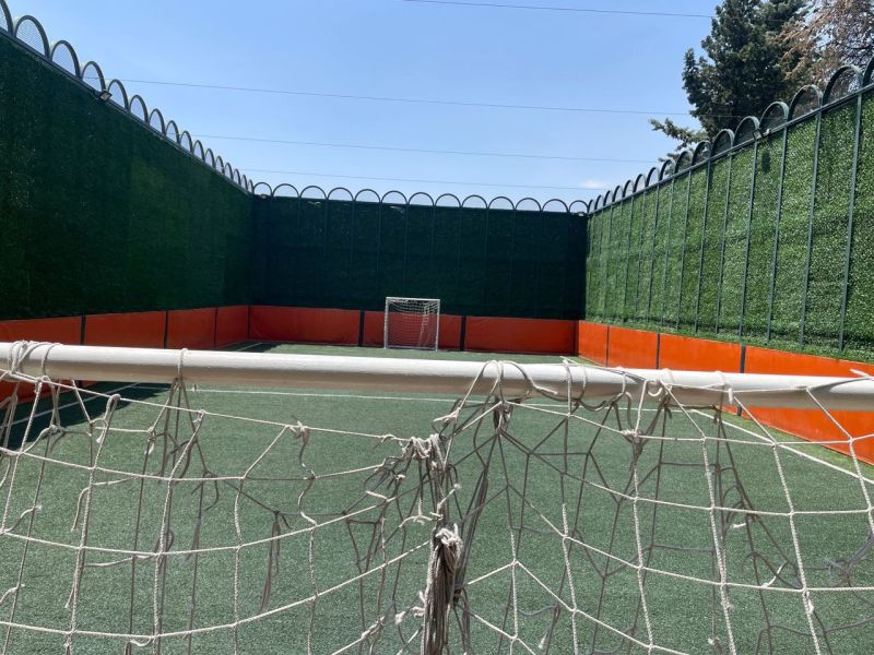 تصویر چمن مصنوعی هتل پارسیان اوین تهران