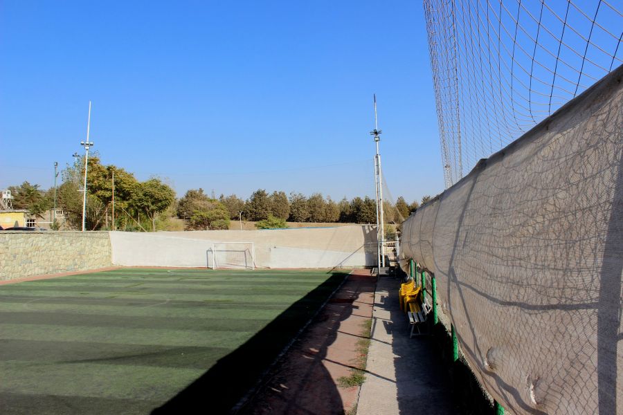 تصویر چمن مصنوعی بنانیه تهران