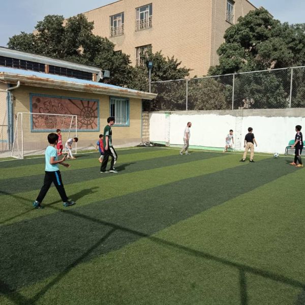 تصویر چمن مصنوعی کانون کوثر ولایت کرج