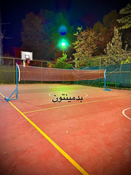 تصویر زمین فوتبال، بسکتبال، والیبال و بدمینتون اکباتان تهران