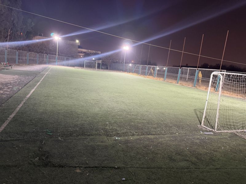 تصویر چمن مصنوعی شهید حسن شاطری تهران