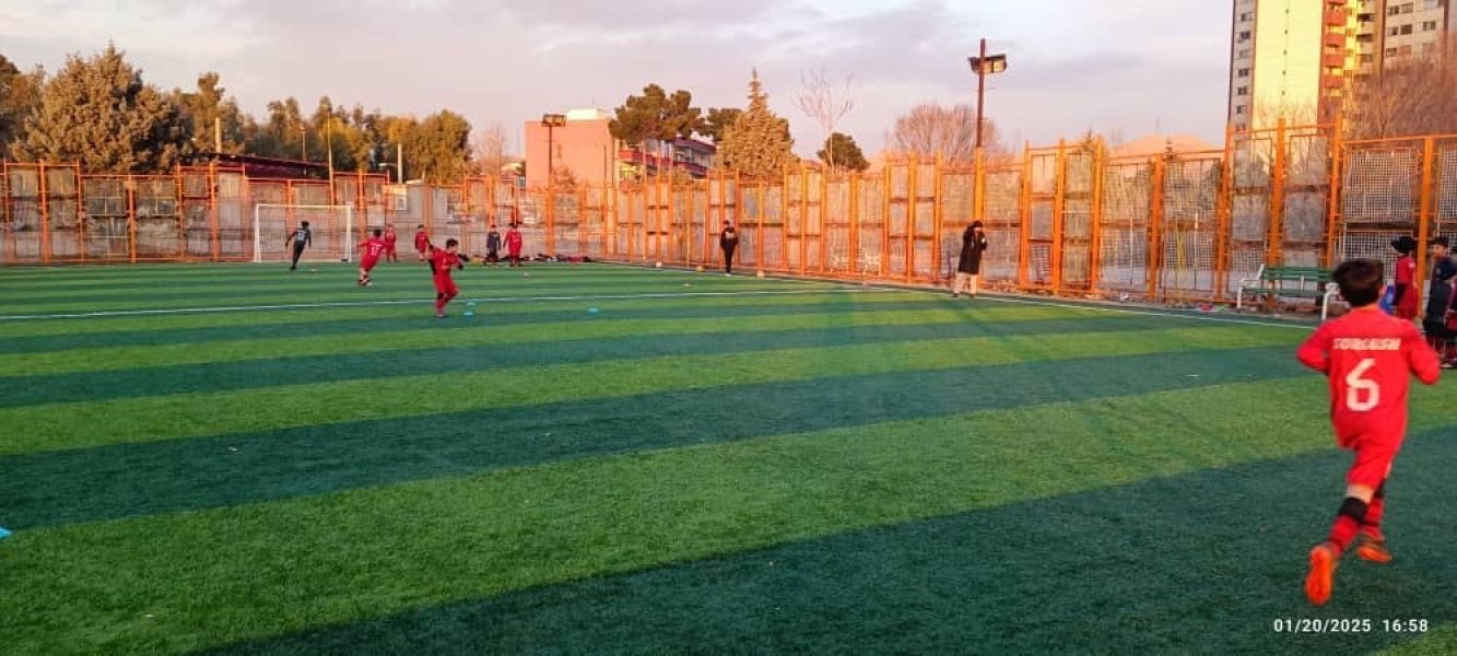 تصویر زمین چمن مصنوعی شهرک زینبیه تهران