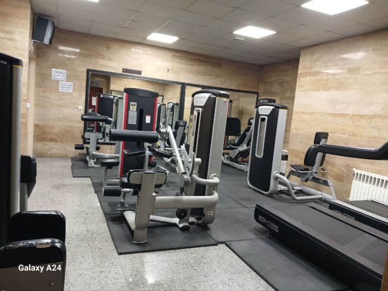 تصویر سالن رزمی و کشتی شهدای محله مینابی تهران