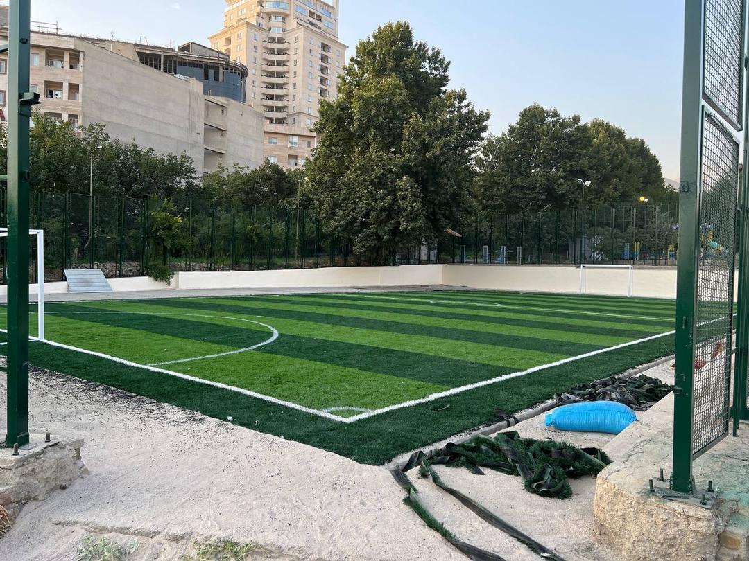 تصویر چمن مصنوعی مجتمع توریستی کن تهران