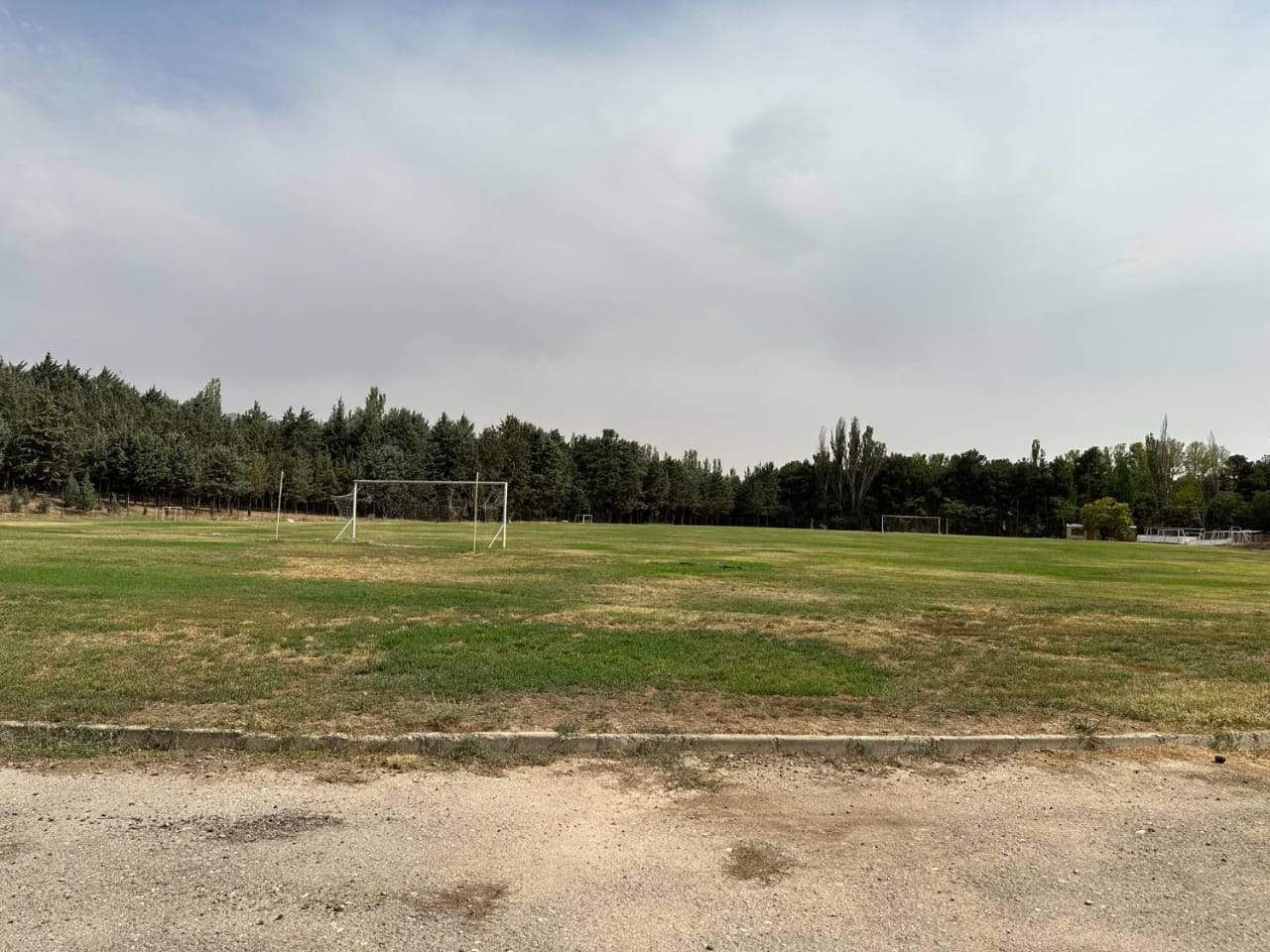 تصویر زمین چمن طبیعی شهید عباسپور بزرگ (هگزاگون)تهران
