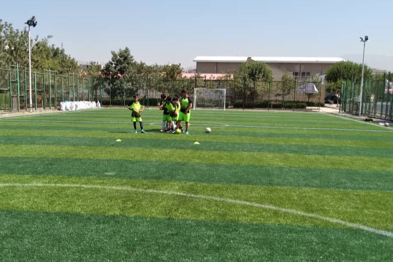 تصویر چمن مصنوعی بوستان محسنی تهران