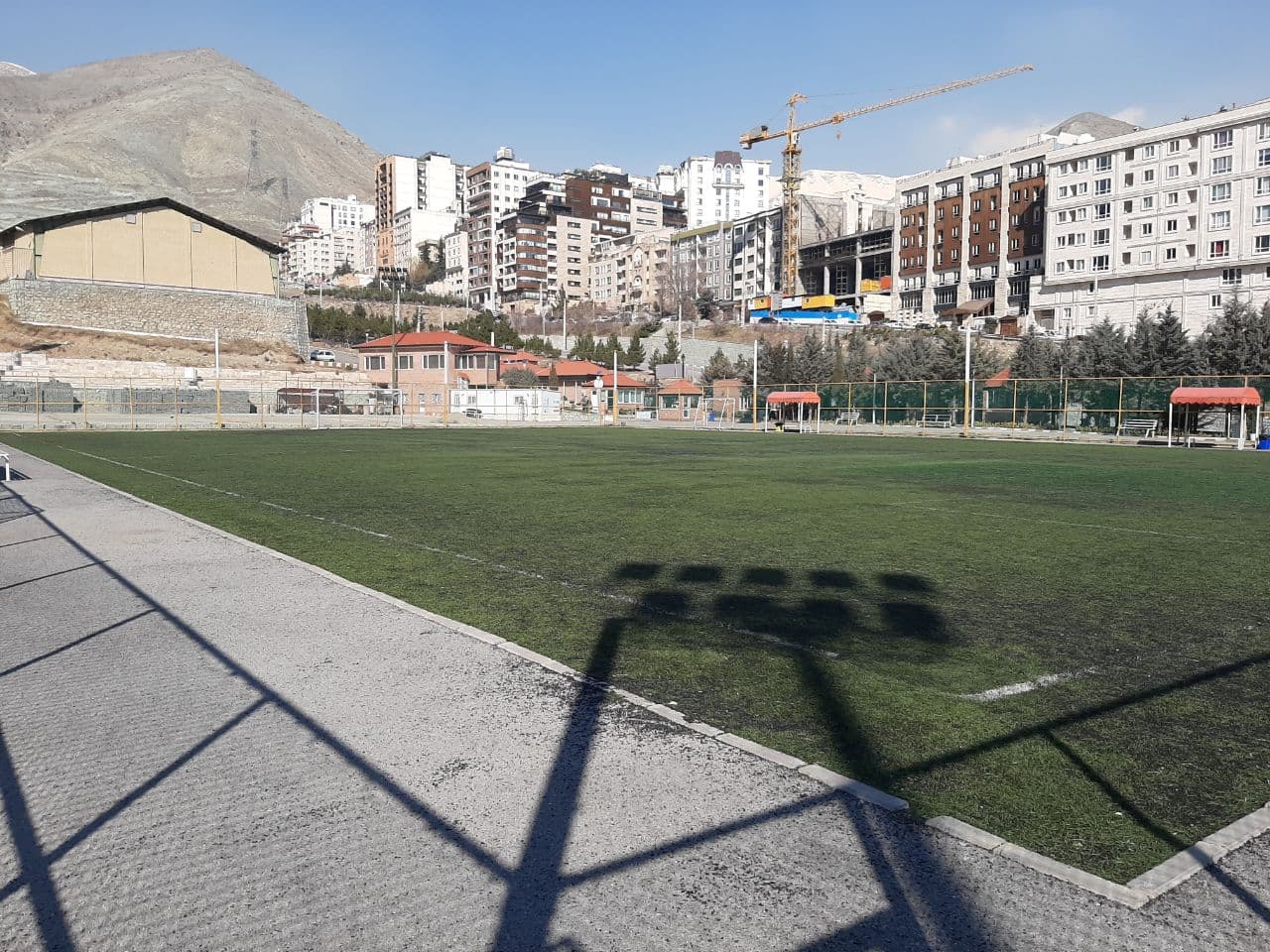 تصویر زمین چمن مصنوعی شهدای درکه تهران