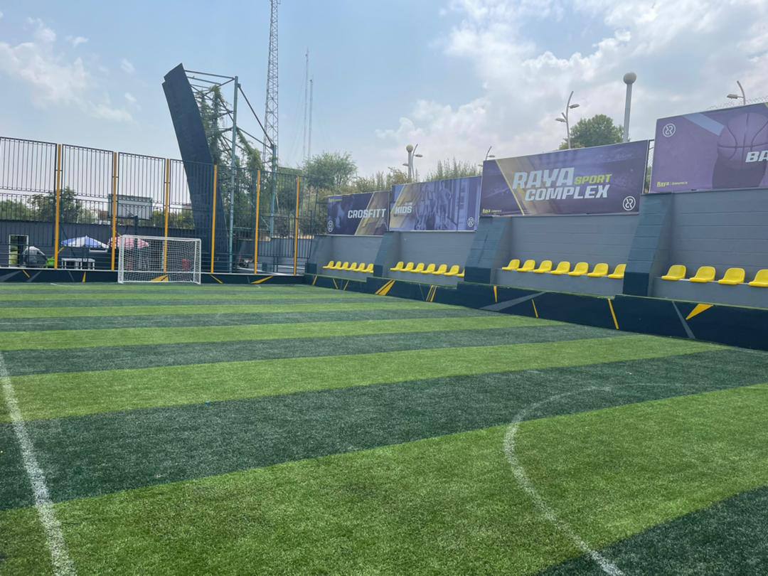 تصویر زمین چمن مصنوعی سراي شهرک اكباتان (شهيد آرمان) فرودی