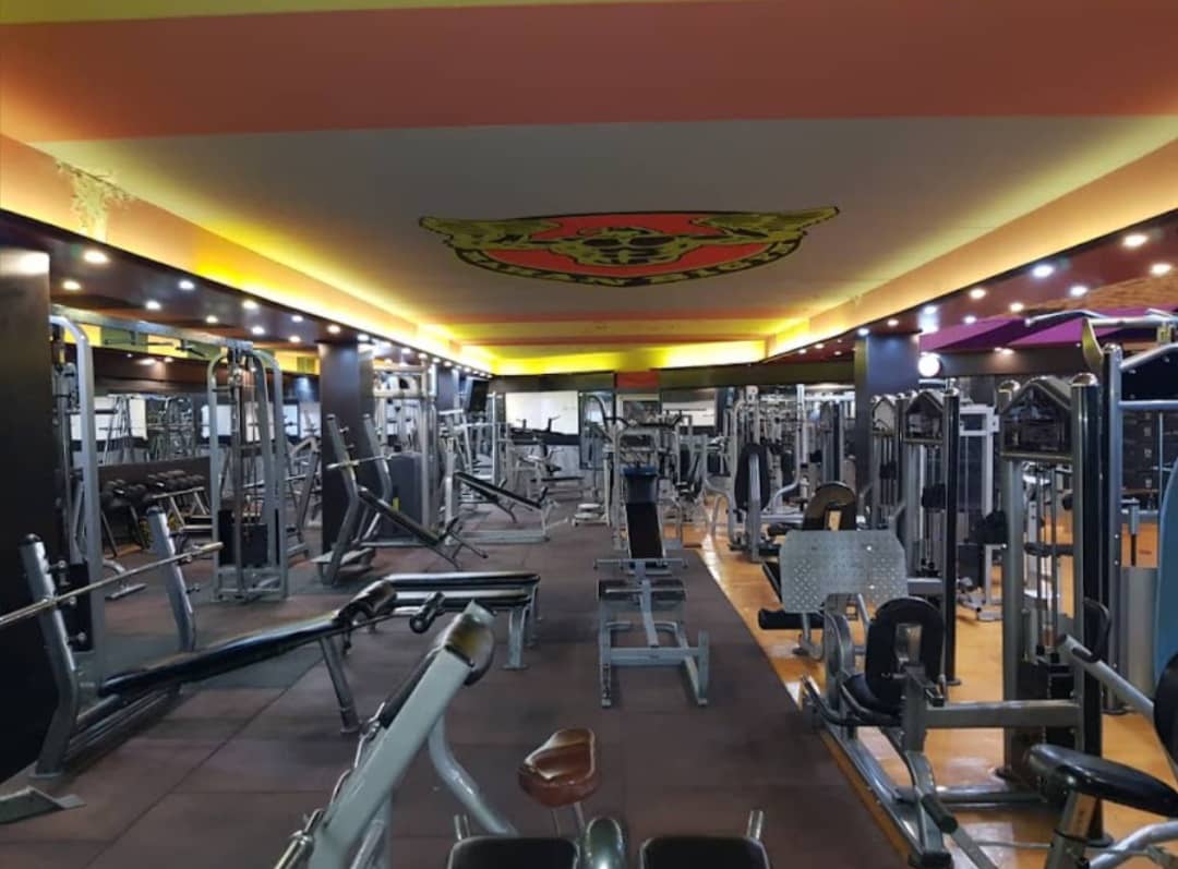تصویر باشگاه بزرگ بدنسازی Force Fitness اکباتان تهران