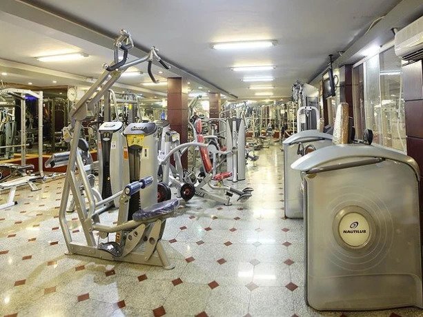 باشگاه بدنسازی شراگین